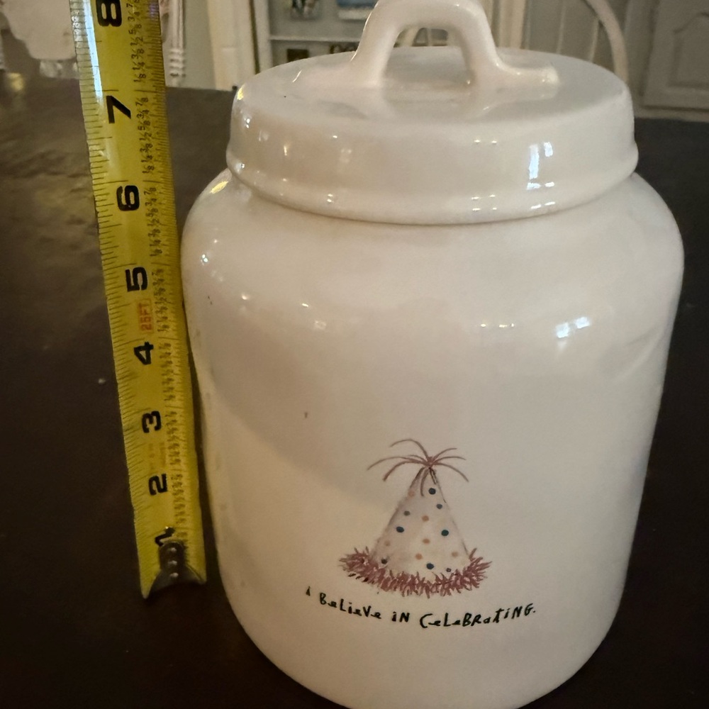 Rae Dunn “I believe in celebrating” cookie jar - Picture 2 of 4